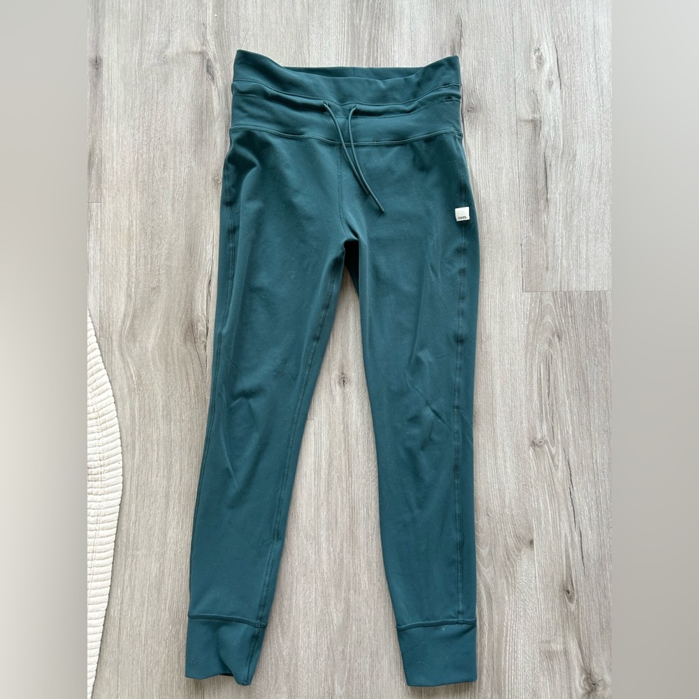 Vuori daily legging; size m; teal